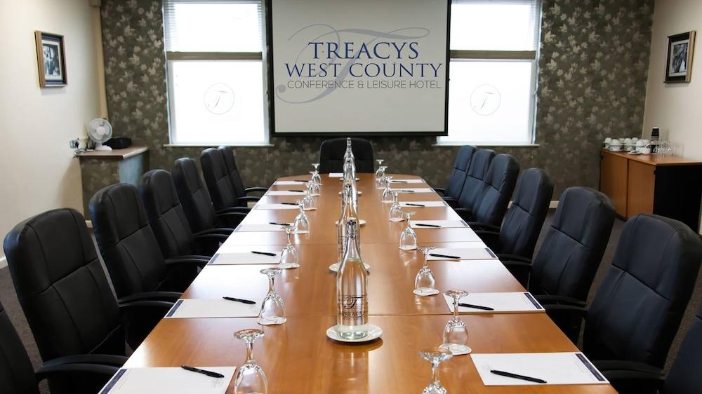 מלון אניס Treacys West County Conference And Leisure Centre מראה חיצוני תמונה